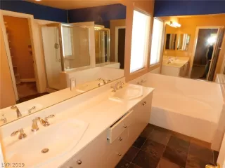 Photo #6: 2084626 Listing 