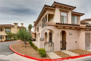 Photo #1: 2084641 Listing