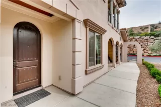 Photo #3: 2084641 Listing