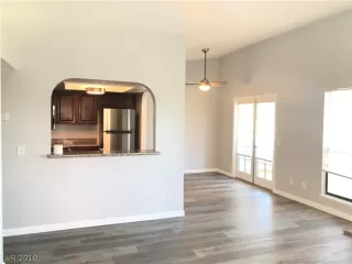 Photo #4: 2084643 Listing