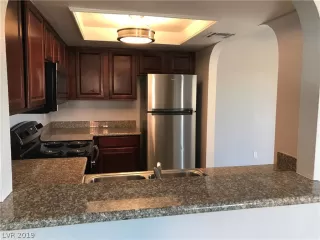 Photo #5: 2084643 Listing