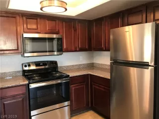 Photo #6: 2084643 Listing