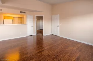 Photo #1: 2084645 Listing