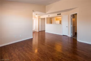 Photo #2: 2084645 Listing