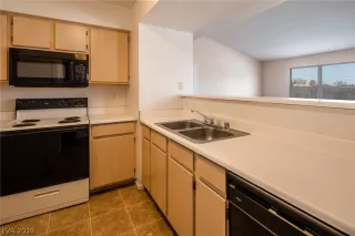 Photo #4: 2084645 Listing