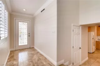 Photo #2: 2084659 Listing