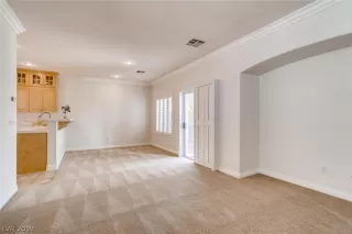 Photo #4: 2084659 Listing