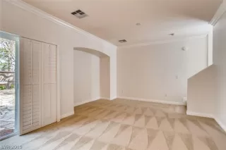 Photo #5: 2084659 Listing