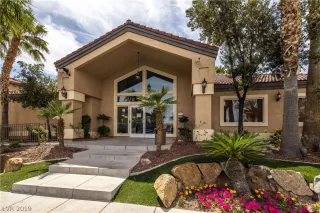 Photo #2: 2084676 Listing