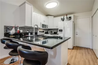 Photo #2: 2084713 Listing 