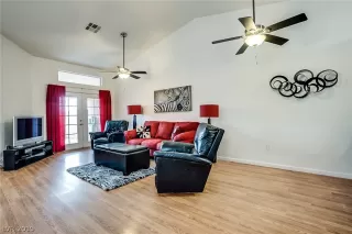 Photo #4: 2084713 Listing 