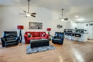 Photo #5: 2084713 Listing 