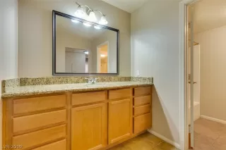 Photo #6: 2084772 Listing 