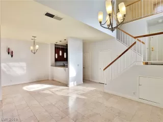 Photo #5: 2084781 Listing