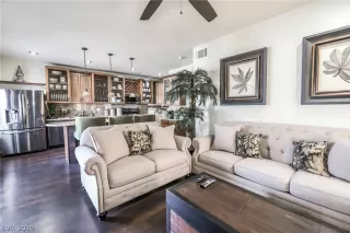 Photo #6: 2084857 Listing