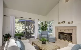 Photo #4: 2084867 Listing