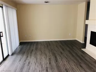 Photo #5: 2084892 Listing 