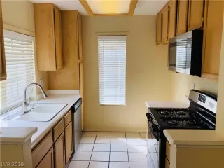 Photo #6: 2084892 Listing 