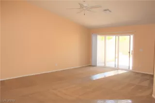 Photo #2: 2084905 Listing