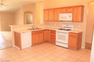 Photo #3: 2084905 Listing