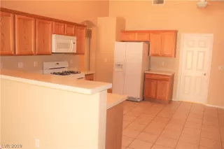 Photo #4: 2084905 Listing