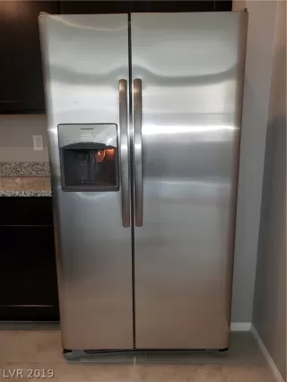 Photo #5: 2084919 Listing 