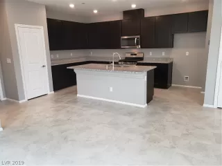 Photo #6: 2084919 Listing 