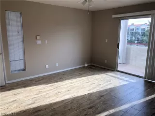 Photo #5: 2084947 Listing 