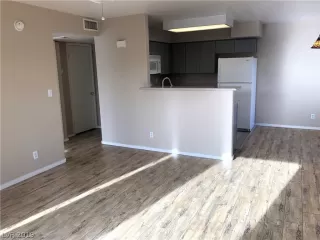 Photo #6: 2084947 Listing 