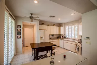 Photo #6: 2085013 Listing