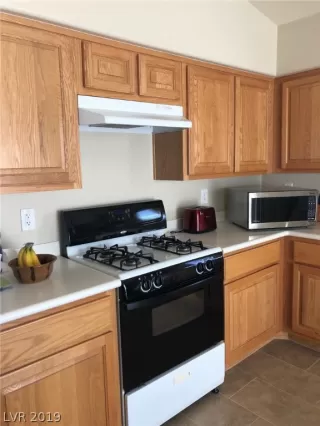 Photo #2: 2085037 Listing