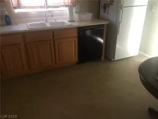 Photo #3: 2085037 Listing