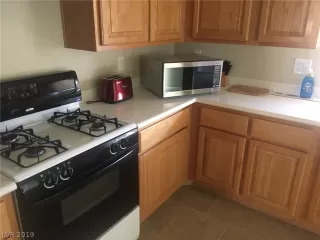 Photo #4: 2085037 Listing