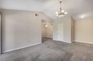 Photo #3: 2085059 Listing