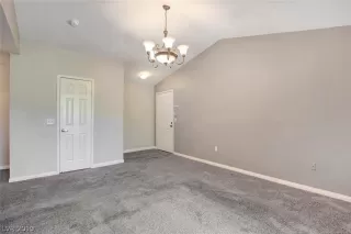 Photo #4: 2085059 Listing