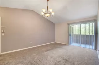 Photo #5: 2085059 Listing