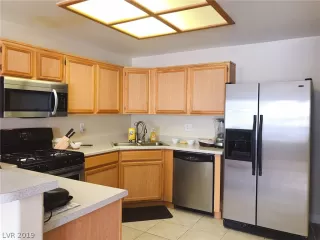 Photo #3: 2085092 Listing