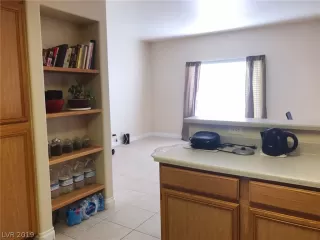 Photo #5: 2085092 Listing