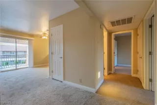 Photo #2: 2085155 Listing