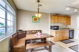 Photo #6: 2085222 Listing