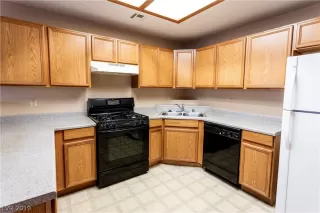 Photo #5: 2085228 Listing