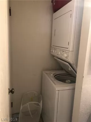 Photo #6: 2085326 Listing