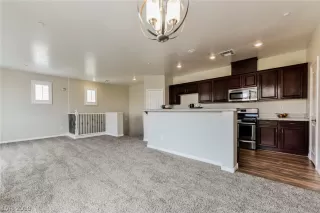 Photo #5: 2085329 Listing