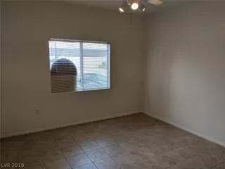 Photo #4: 2085391 Listing