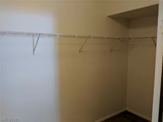 Photo #5: 2085391 Listing