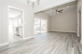 Photo #4: 2085410 Listing