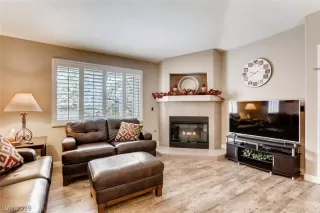 Photo #4: 2085458 Listing