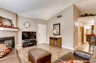 Photo #5: 2085458 Listing