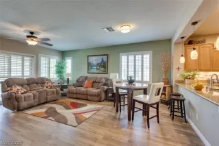 Photo #4: 2085535 Listing 