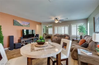 Photo #5: 2085535 Listing 